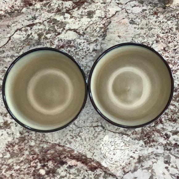 2 Pfaltzgraff Painted Poppies 24 oz soup bowls. - Picture 2 of 4